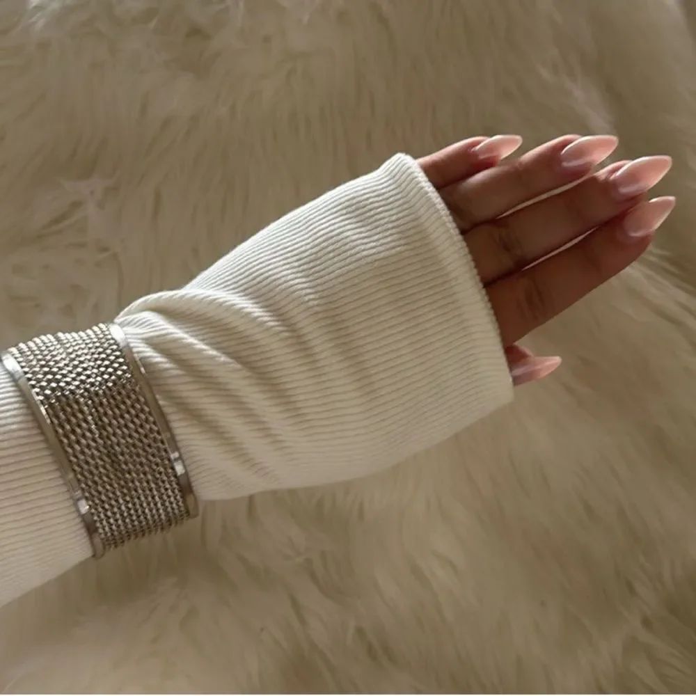 Unique silver bangle